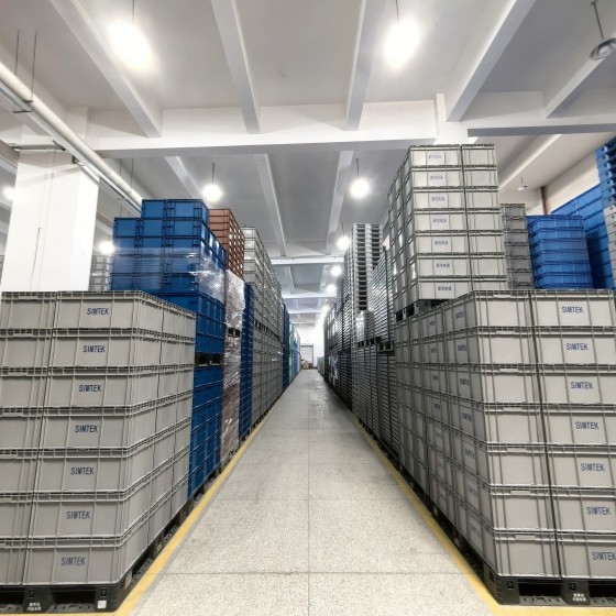 Últimos blogs de la empresa sobre Solución de almacenamiento eficiente para las necesidades modernas: Descubra nuestro contenedor de tapa de carga pesada
